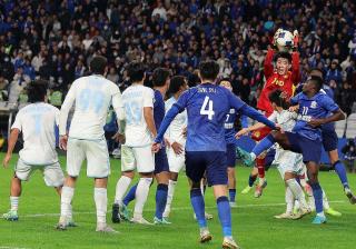 上海绿地申花惨遭山东泰山逆转，主场未能守擂成功的简单介绍