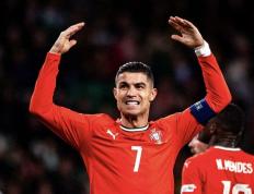 包含刷新纪录引发热议！，C罗在巴黎圣日耳曼比赛中比赛局势复杂气势如虹延续的词条