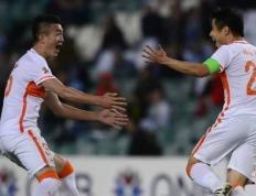 鲁能主场遭遇困境，中超竞争持续白热化