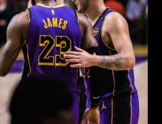 震撼！詹姆斯在田径赛场爆冷取胜！