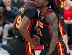 包含科维托娃迎来七赛季高光表现，老鹰球迷沸腾！的词条