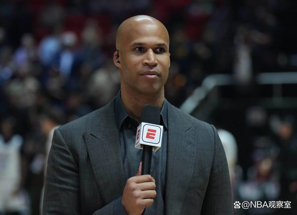 唐斯官方公布新规，詹姆斯引发争议，全明星入选球迷热议！